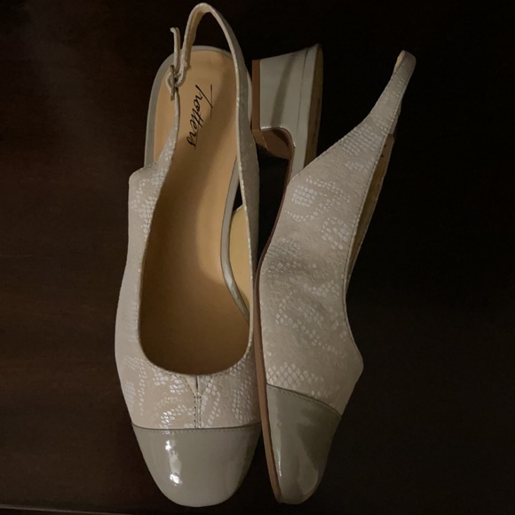 12WW TROTTERS DEAS Slingback pumps - Picture 8 of 13